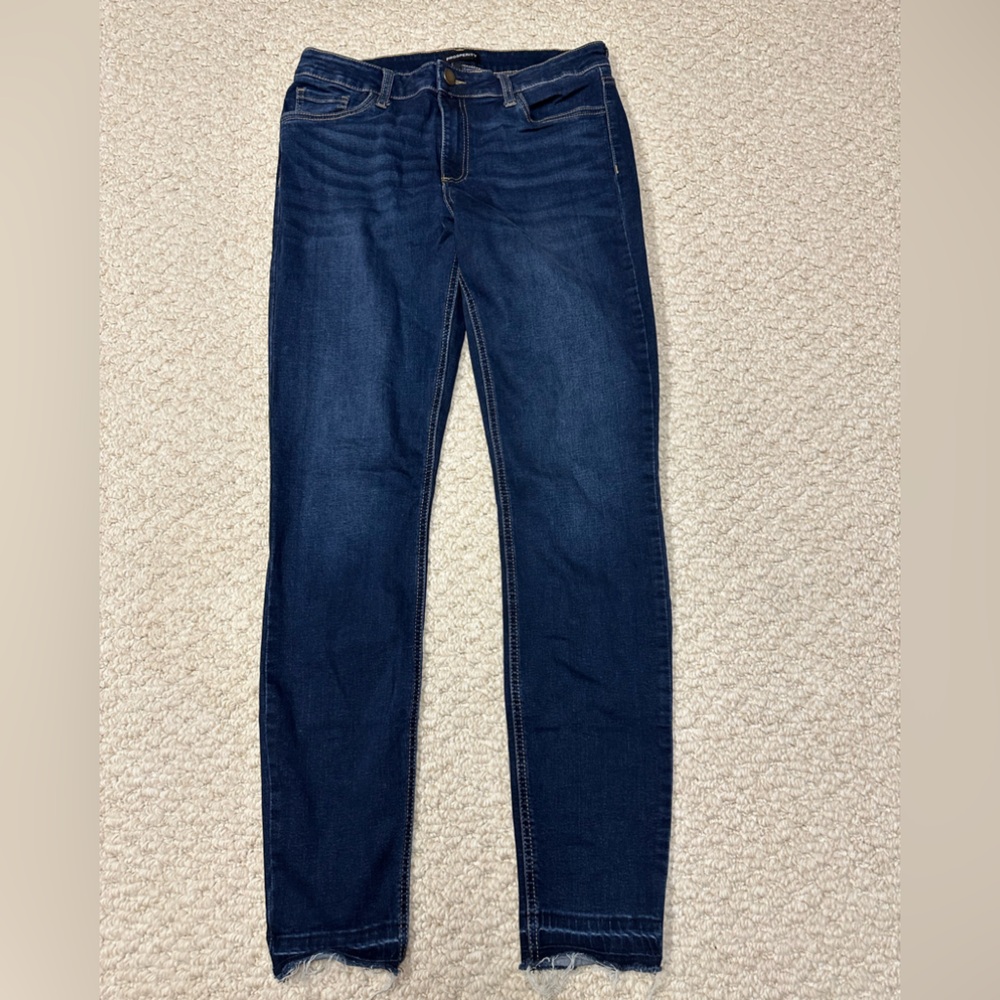 WOMEN’S JEANS